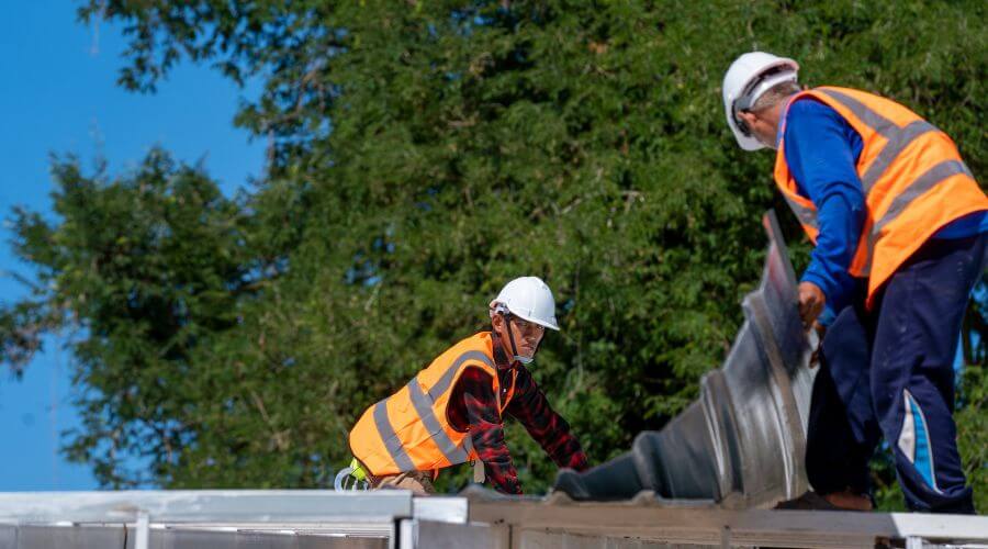 Professional gutter cleaning in Footville, WI